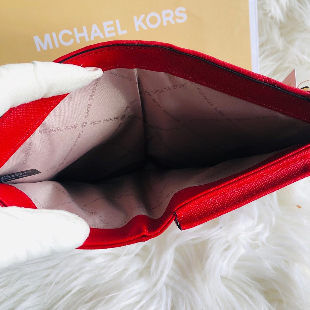 Michael Kors heart wristlet wallet - Picture 4 of 5